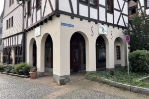 Haar Genau Gr&uuml;nberg