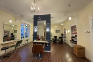 Haar Zwei Ooh! Fris&ouml;rgesch&auml;ft