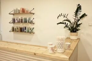 Haare sch&ouml;n. by Corinna Ammerschl&auml;ger.