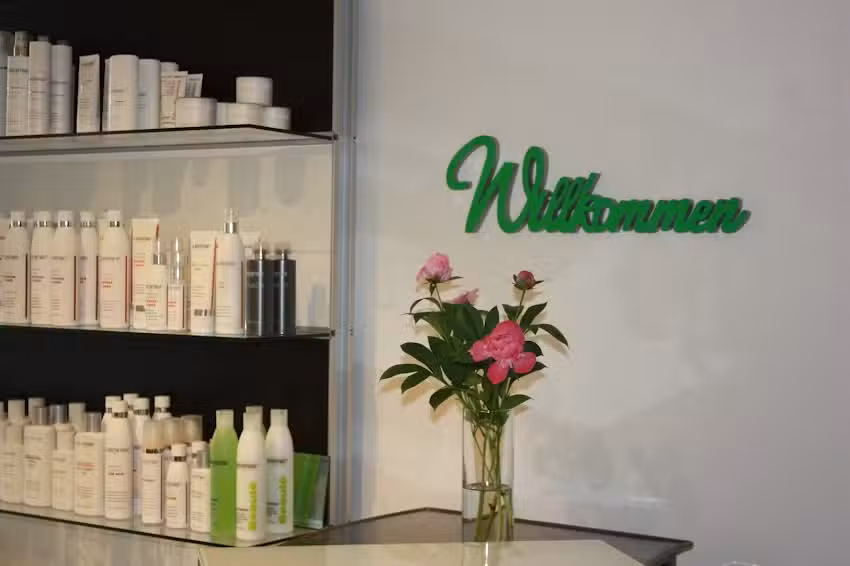 Haareszeit Ines Steinhaus La Biosthetique-Friseur in Berlin