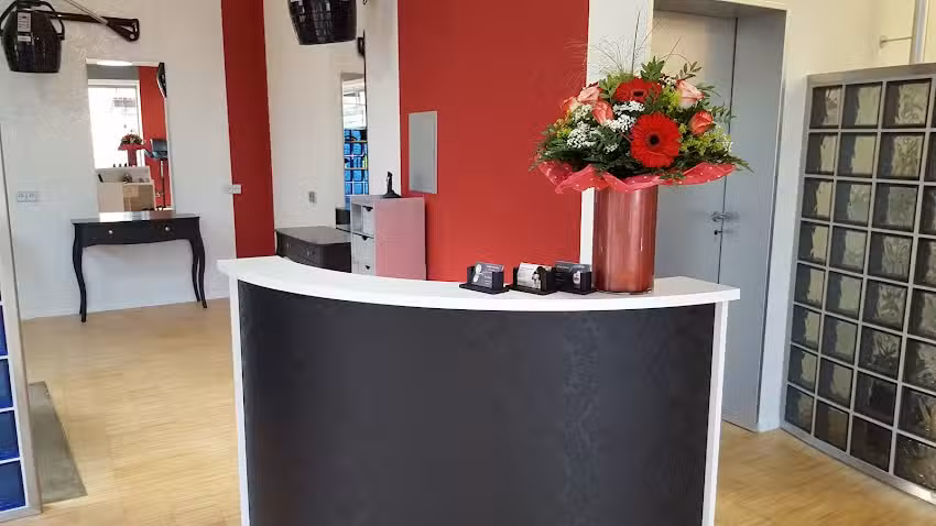 HAARFABRIK M.Schellinger-Riedel (Inh.), P.Gentilesca, A.Uhlemann