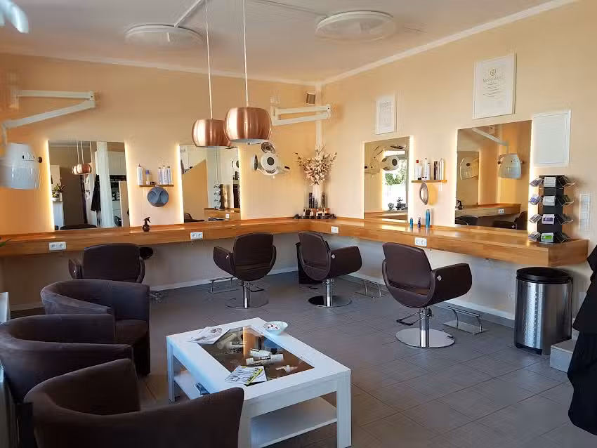 Haargefl&uuml;ster Friseur & Make up