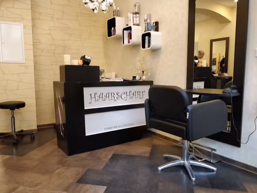 Haarscharf &ndash; Friseursalon