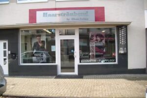 Haarstr&auml;ubend by Ilhan Sahna