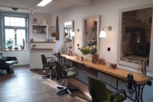 HAARStube Friseurmeisterin Anne Boddien