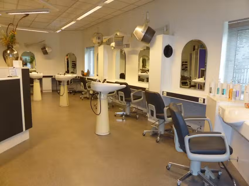 Haarstudio M&auml;rz