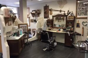Haarstudio Schl&ouml;sser mit Schl&ouml;ssers Barber Shop