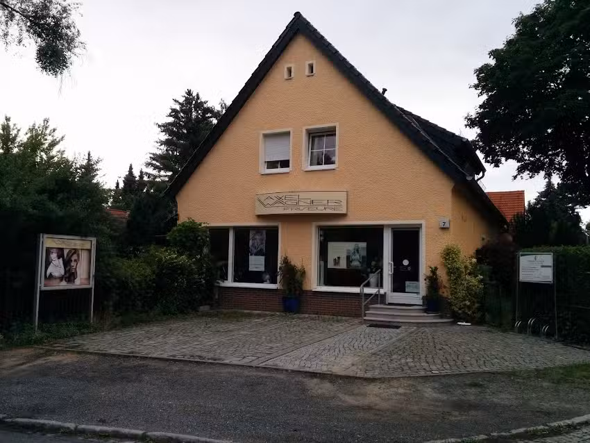 Haarstudio und B&uuml;ro