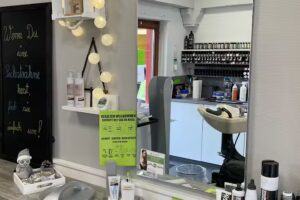 Haartreff Iris &ndash; Inh. Iris Schindler &ndash; Friseur& Nagelstudio& Italienischer Mode in Karlsruhe/Neureut