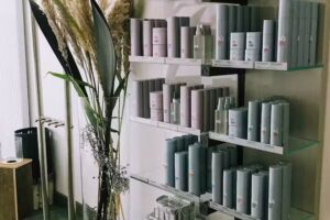 Hair and Skin Hintzen