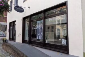 Hair Lounge | Jennifer May