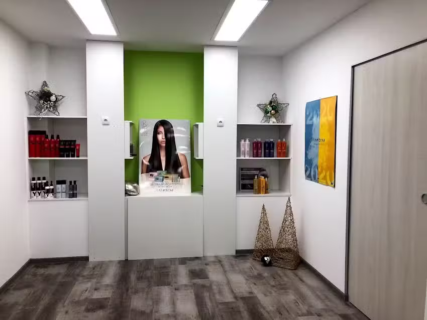 Hair & Make-up Artist Katharina Reimer