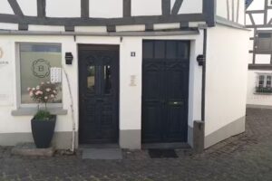 Hair Spa by Barbara Mannino