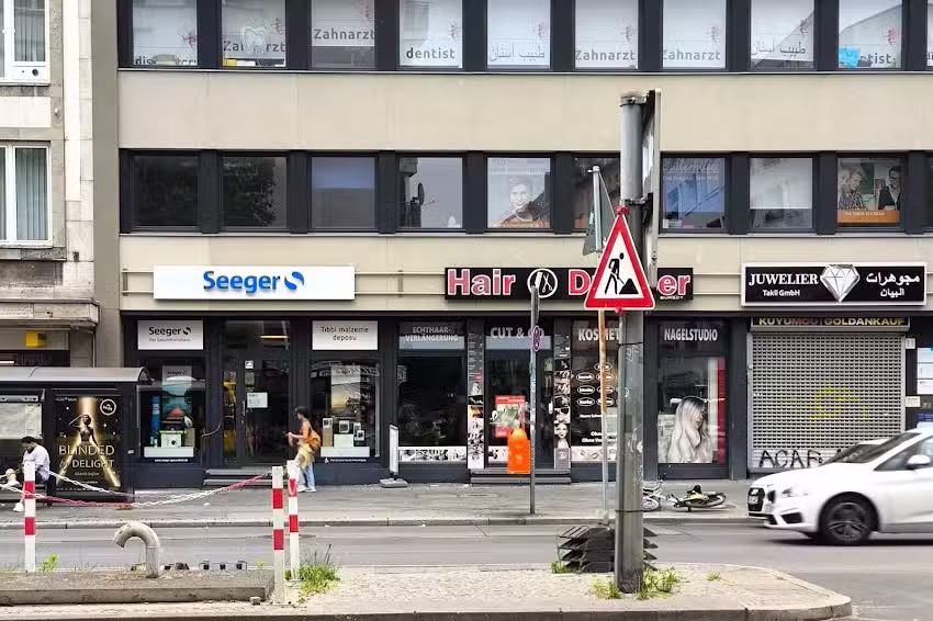 Hairdresser by G&uuml;rsoy