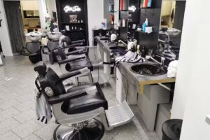 Hairlich Deluxe Friseur