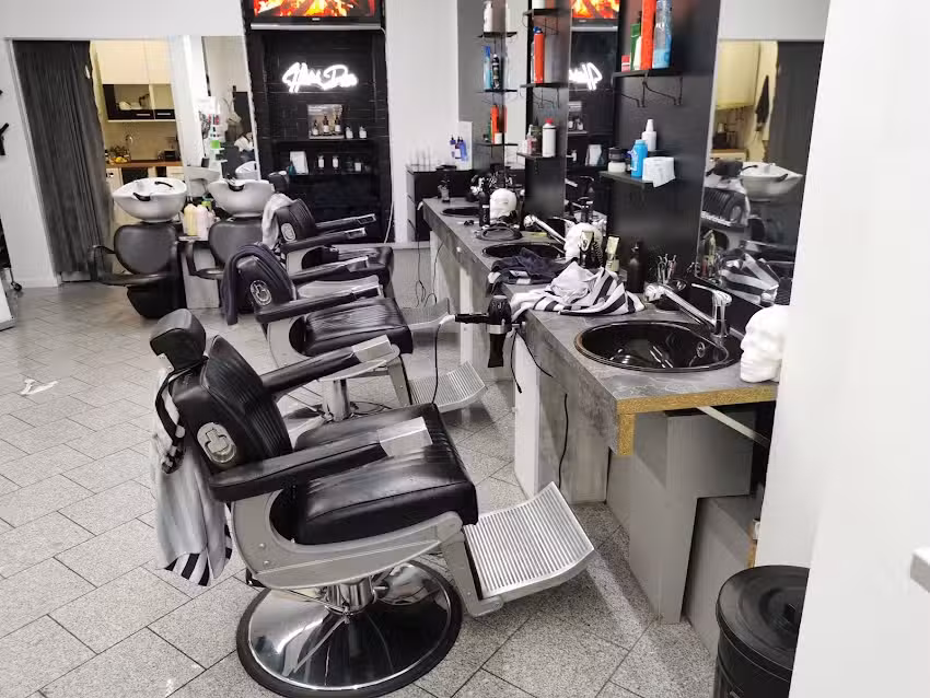 Hairlich Deluxe Friseur
