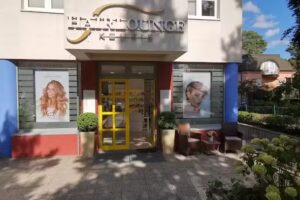 HAIRLOUNGE KOURIE &ndash; Friseursalon Berlin Zehlendorf / Krumme Lanke