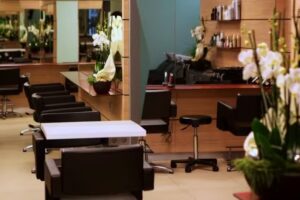 HAIR&rsquo;N&rsquo;MORE im breuningerLAND Friseursalon & Haar-Experten