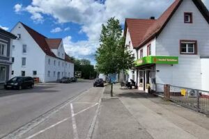 Hairstyling by Semi & Team