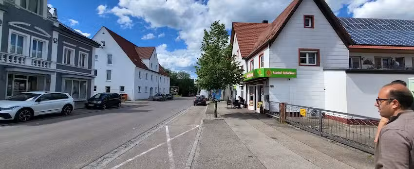 Hairstyling by Semi & Team