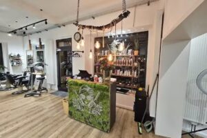 Happy Lou Hair by Louisa Hensel