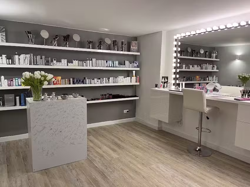 Heimlich Sch&ouml;n! &ndash; Kosmetik & Visagistik