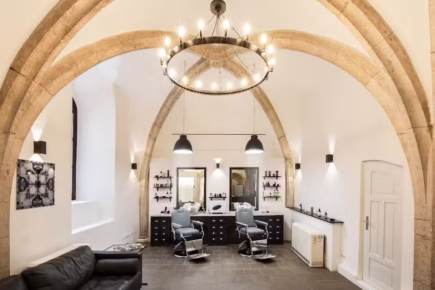 Hendry&acute;s Haircut & Shave