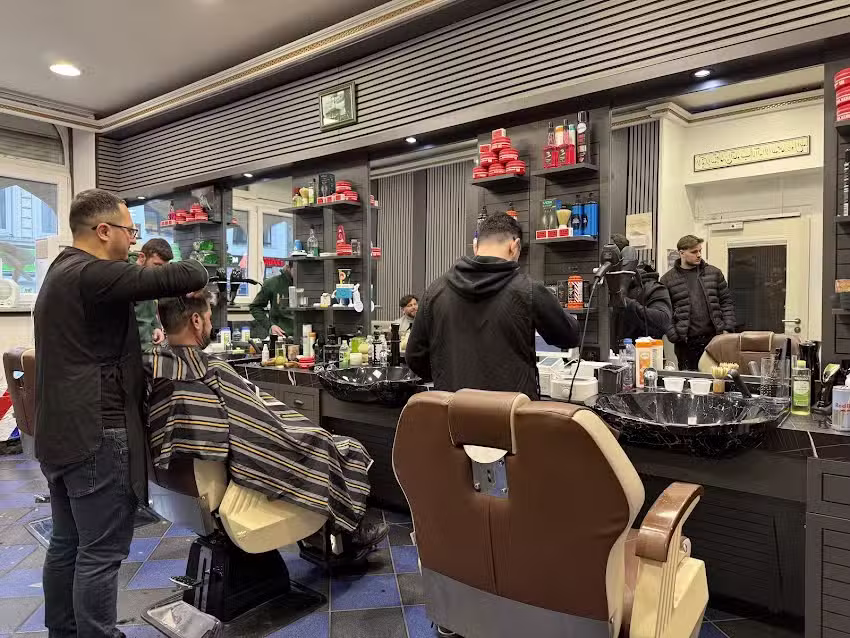 Herren Friseur Merkez Camii