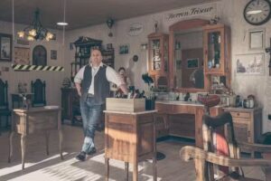 Herrenfriseur Momos Schnipselbude