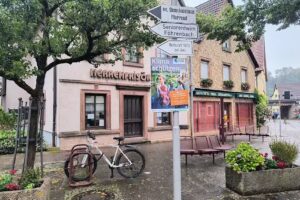 Herrenfris&ouml;r Doll