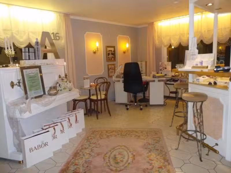 Institut De Beaute: Permamanent Makeup, Microblading und Plasmastrahlbehandlung &ndash; Waltraud Loose