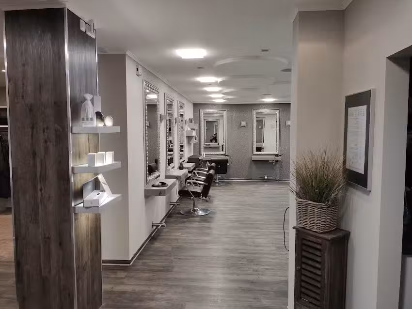 intercoiffure Franca L&ouml;ntz I Friseur in Hamburg I Harburg I Spezialisten f&uuml;r Haarfarbe I Str&auml;hnen I Haarschnitt