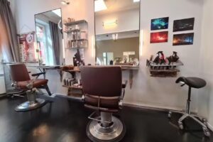 Jessid the answer im Salon Herr Martin