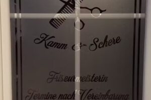 Karina&lsquo;s Kamm & Schere ️ 🏻&zwj; ️