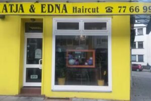 Katja & Edna Haircut