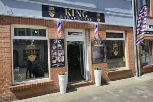 𝑲𝑰𝑵𝑮 BARBERSHOP ln Barth