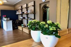 Kosmetik und Friseur Lounge