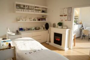 Kosmetikstudio Aura Aesthetics &ndash; dauerhafte Haarentfernung in M&uuml;nchen, Gesichtsbehandlungen, Sugaring, Waxing, Pedik&uuml;re