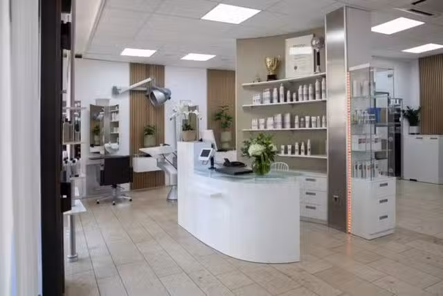 Kuhn Frisuren und Kosmetik GmbH