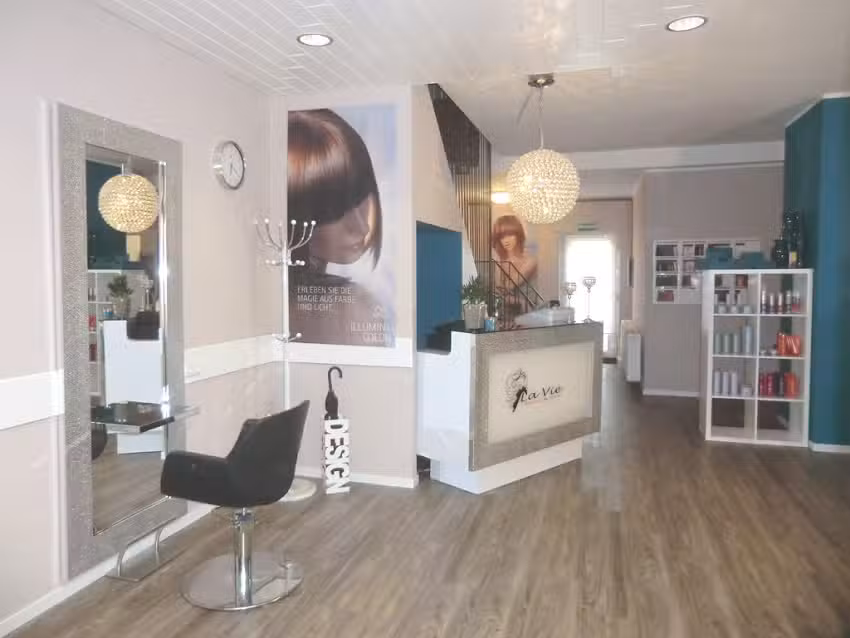 La Vie Beauty & Hair