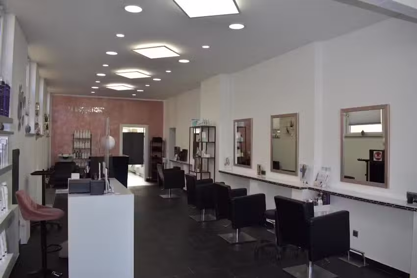 L&eacute; Blonde Hairstyling by Nicole Bachmeier