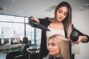 LE SALON Coiffeur & Beauty Lounge