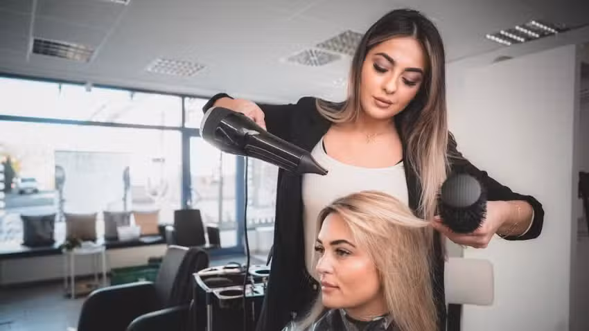 LE SALON Coiffeur & Beauty Lounge