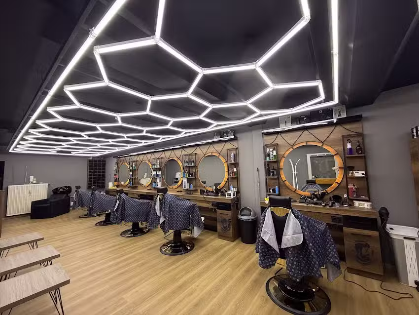 Legend gentleman&rsquo;s barber