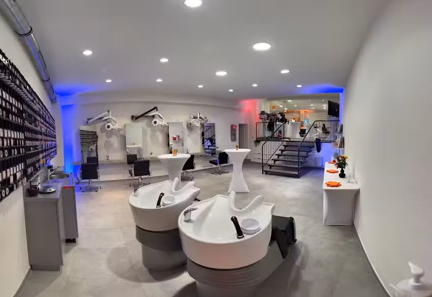 Liwell Professional Hairstyling im Hairshop und im Volksbankhaus