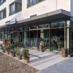 Lockschuppen &ndash; Die Friseure