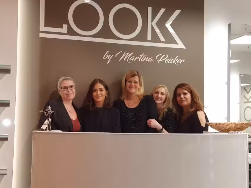 Looks Cut by Martina Peisker