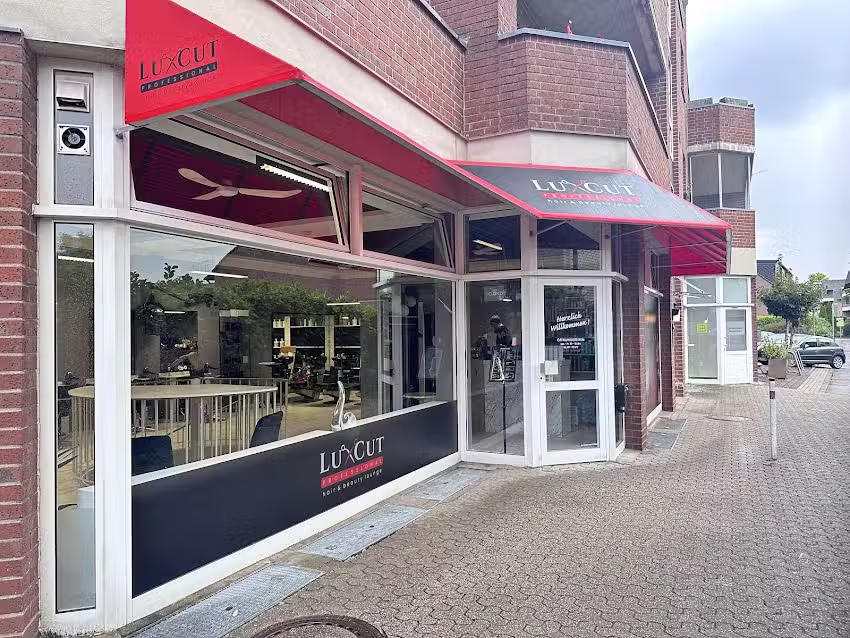 LuxCut Professional Hair & Beauty Lounge
