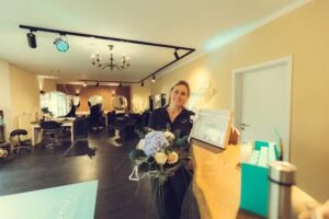 Manthey&acute;s | Hair | Body | Soul | Friseur Bergisch Gladbach &ndash; Hand