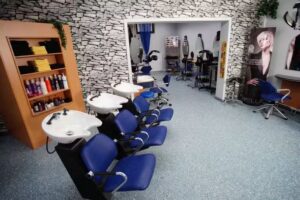 Marina Kostolnik &ndash; Schnitt & Frisurenshop